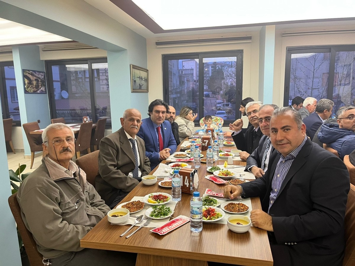 Gelir, İYİ Parti Genel Başkanı Meral Akşener'e sorunlarını aktardı