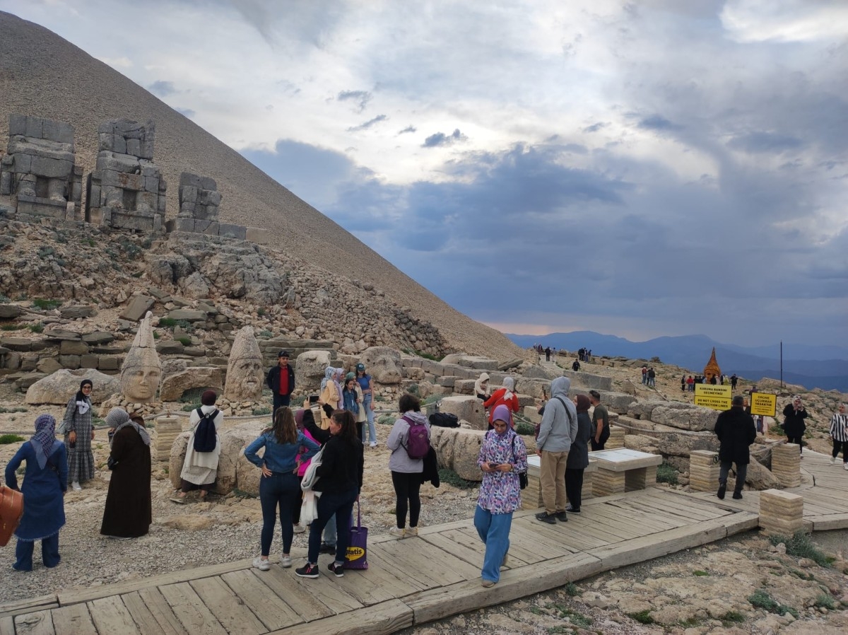Nemrut Dağı'nda yoğunluk devam ediyor  - Videolu Haber