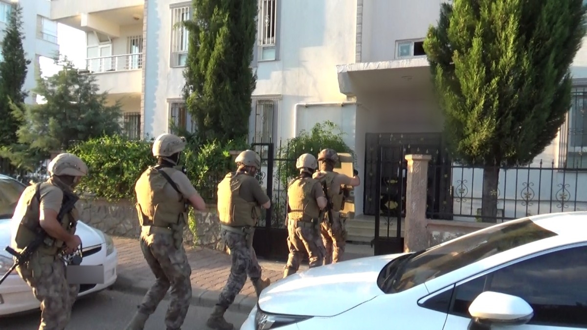 PKK üyelerine erzak ve lojistik malzeme sağlayan 4 şüpheli gözaltına alındı