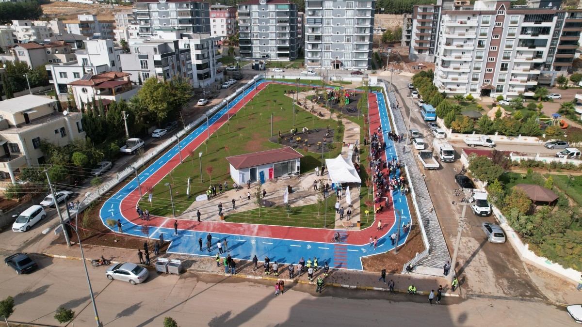 Cumhuriyet Mahallesi'ne 5 bin metrekarelik yeni park yapıldı