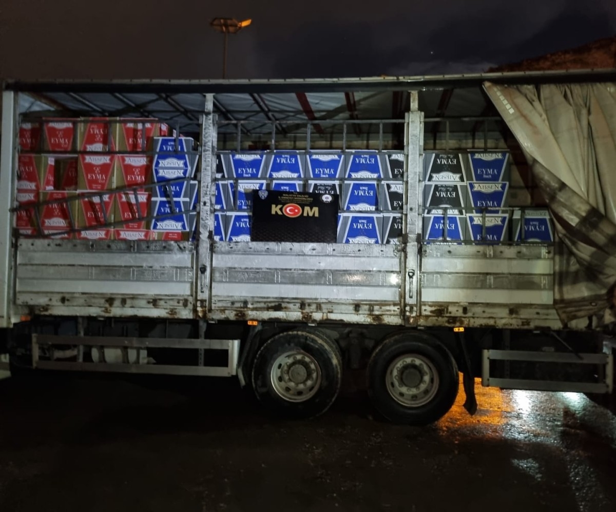 Malatya'da 5 milyon 550 bin paket kaçak makaron ele geçirildi