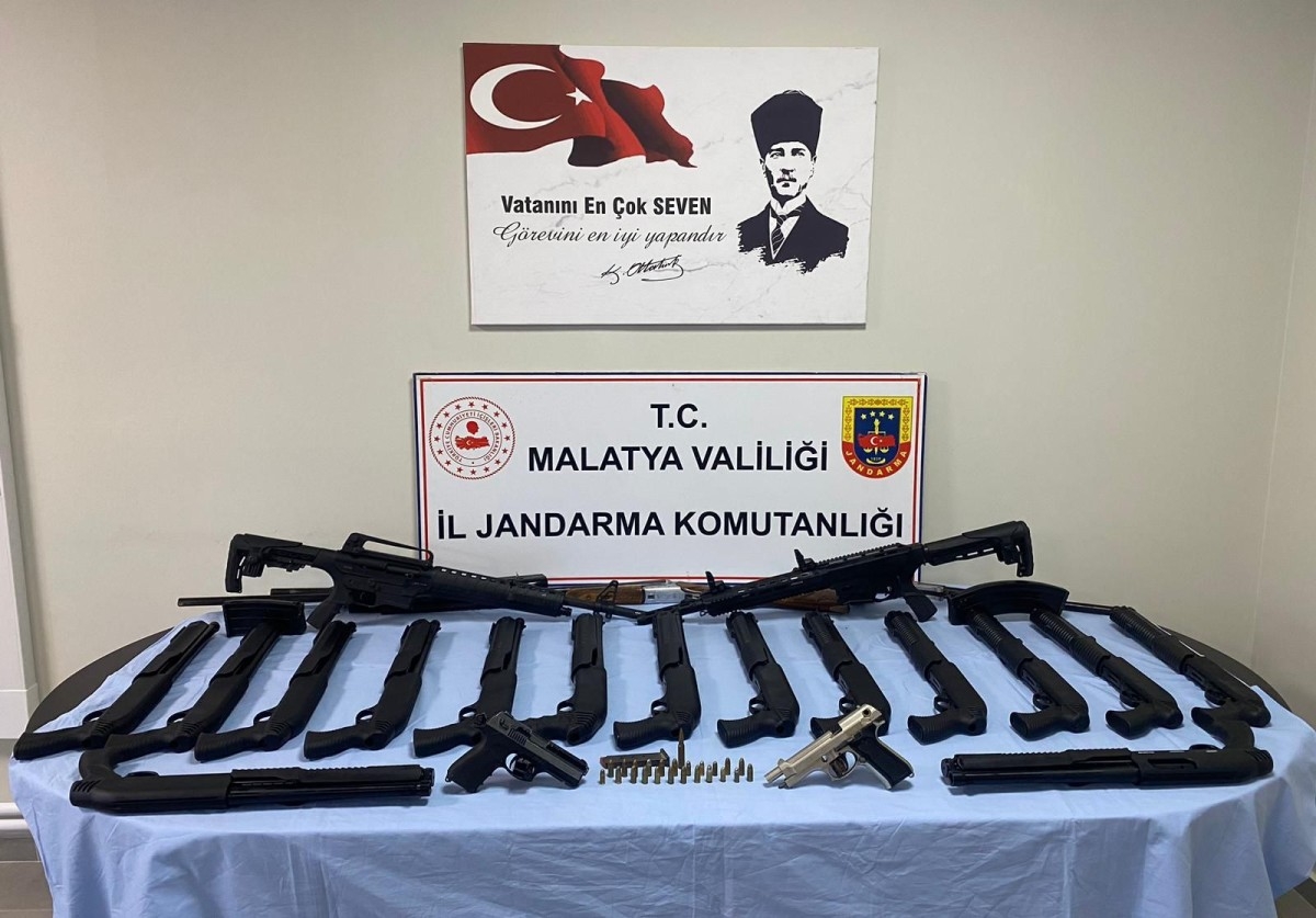 Malatya'da kargoyla ruhsatsız silah siparişlerine 3 gözaltı  - Videolu Haber