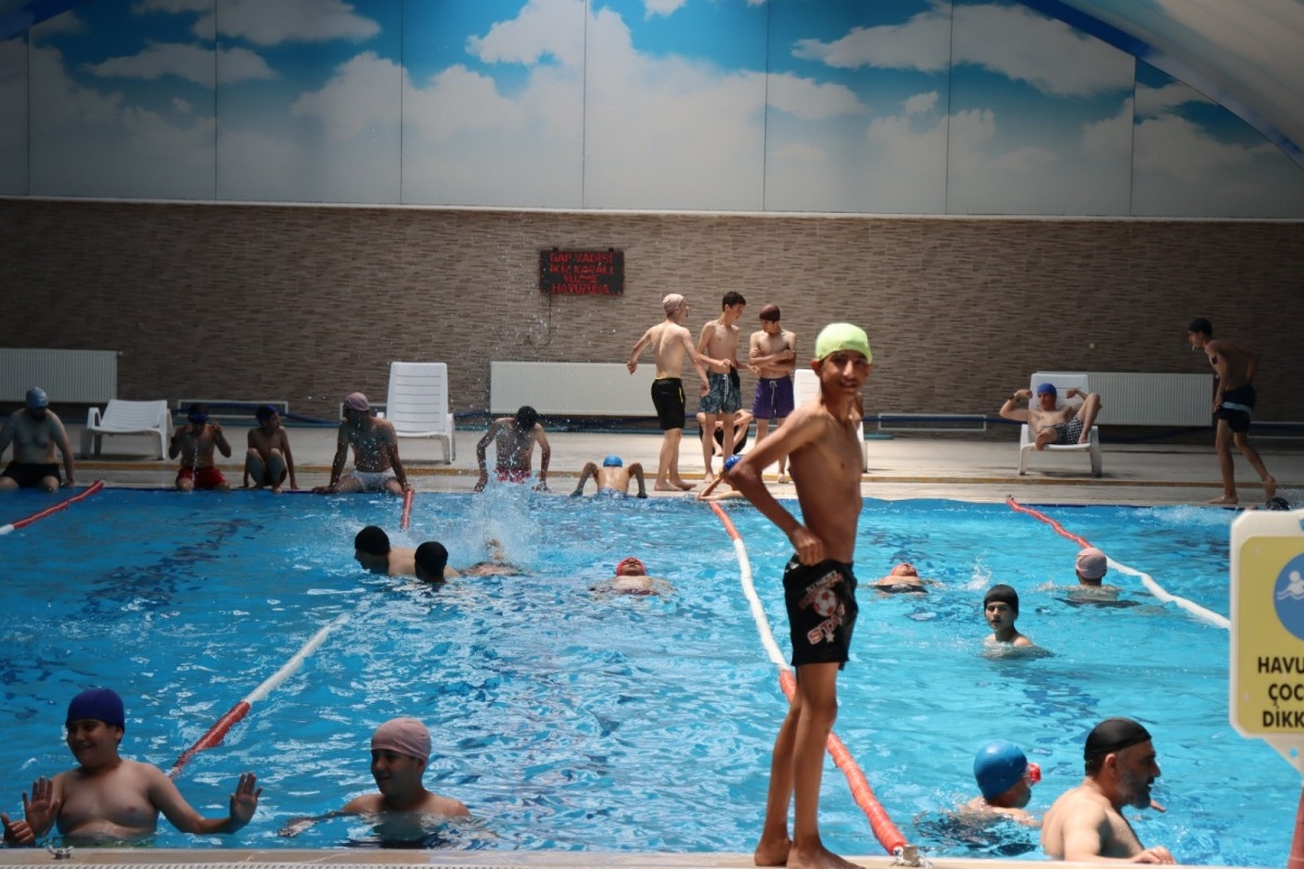 Şanlıurfa'da yaz kış havuz hizmeti  - Videolu Haber