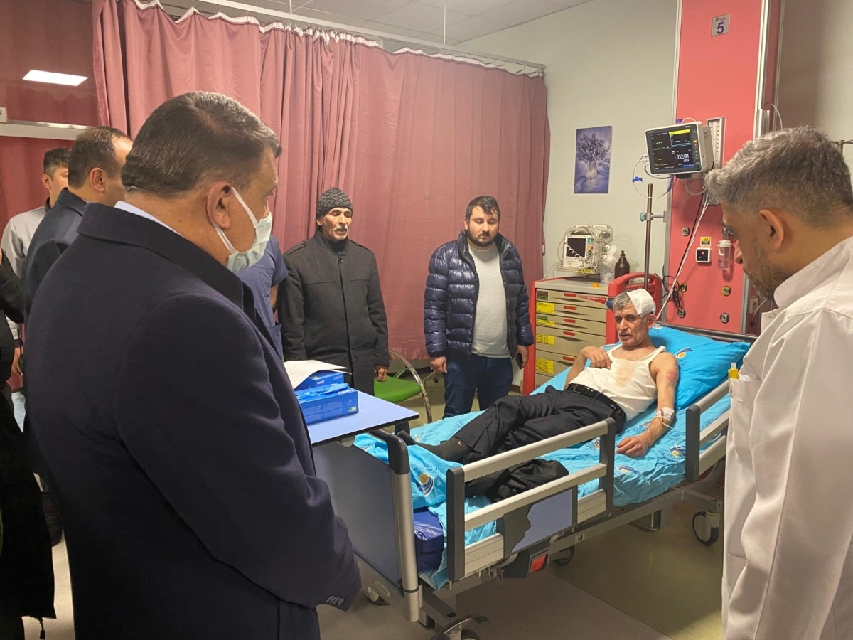 Başkan Gürkan trafik kazasında yaralananları hastanede ziyaret etti