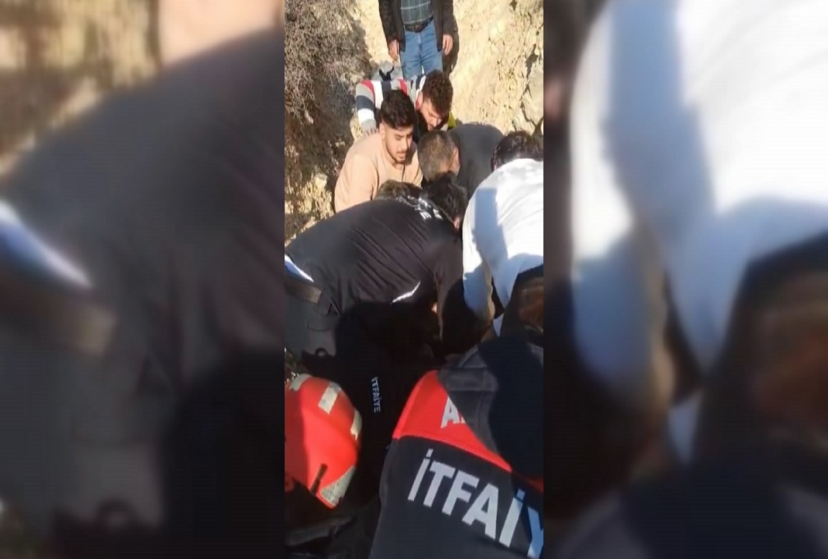 Yamaç paraşütü pilotu yere çakıldı  - Videolu Haber