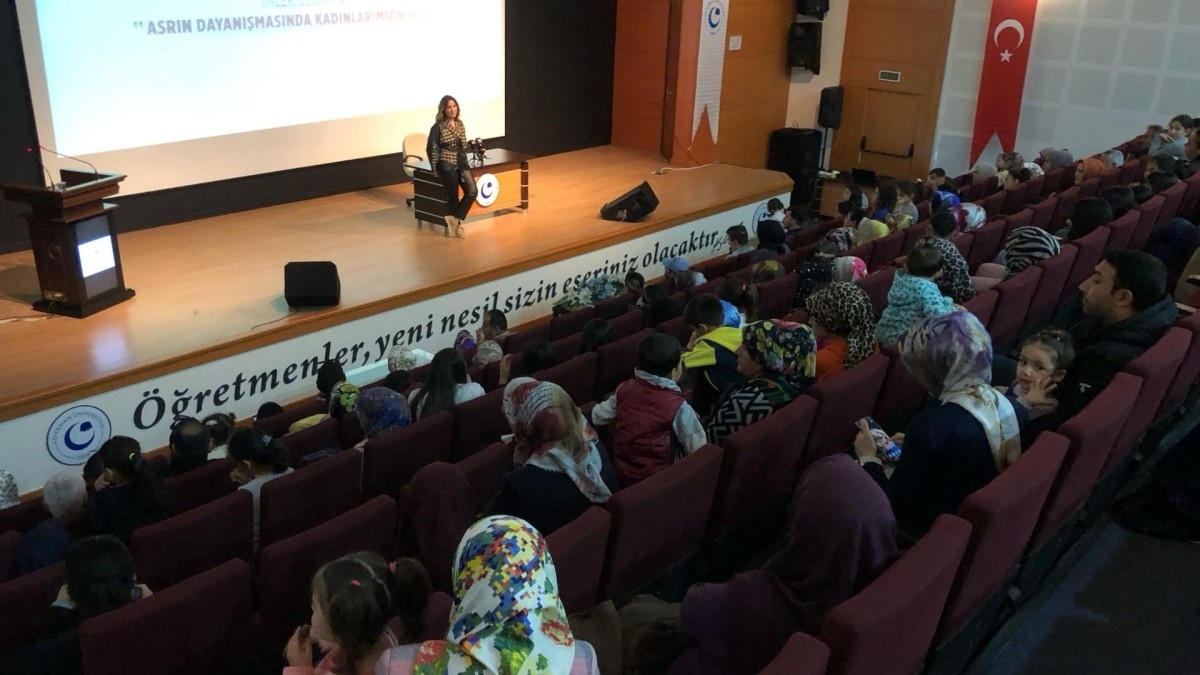 ADYÜ'de kadınların dayanışma rolüne odaklanan konferans büyük ilgi gördü  - Videolu Haber