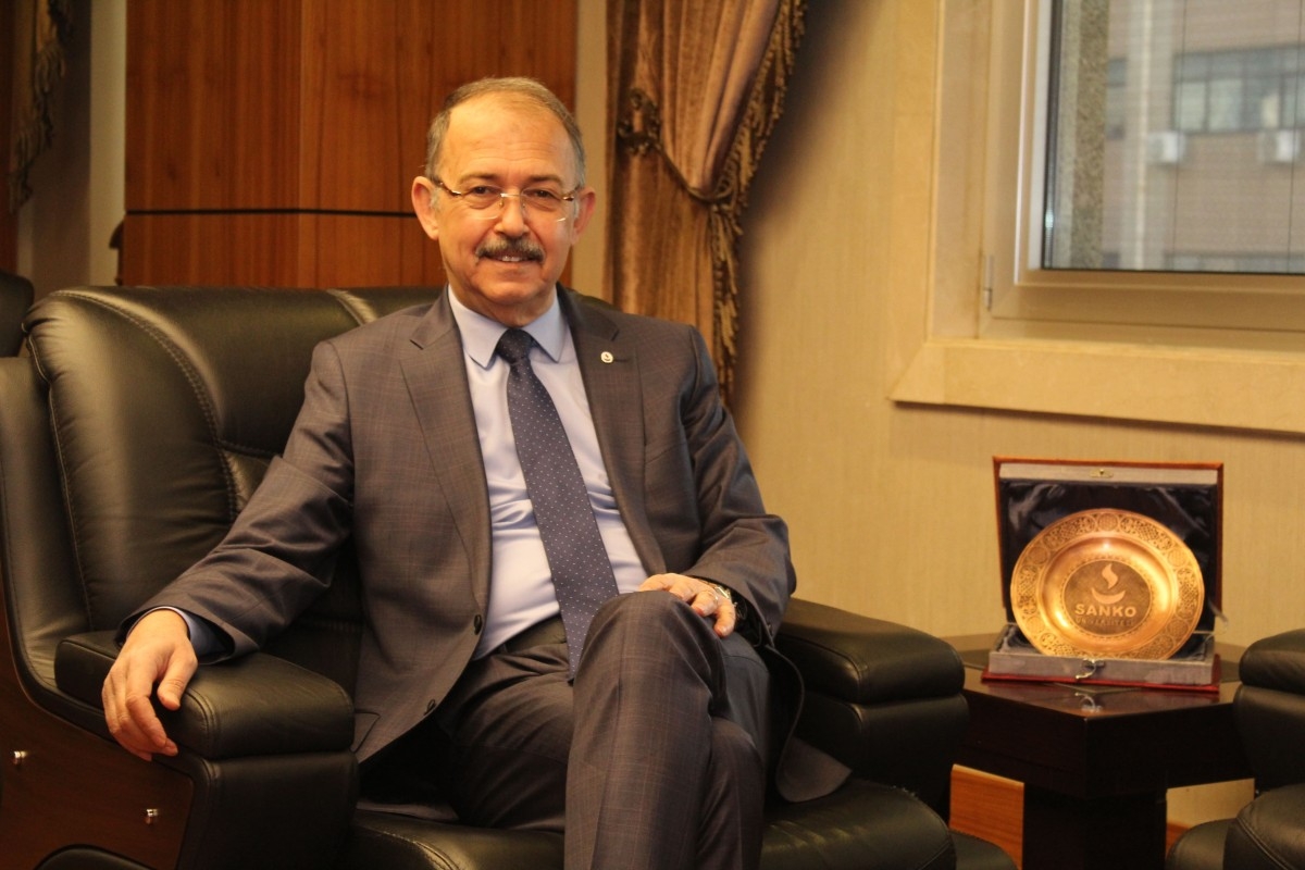 Rektör Dağlı'dan Babalar Günü mesajı