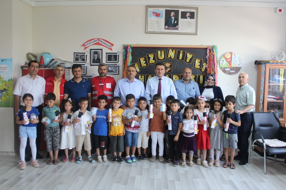 Kahta'da 34 bin öğrenci karne heyecanı yaşadı