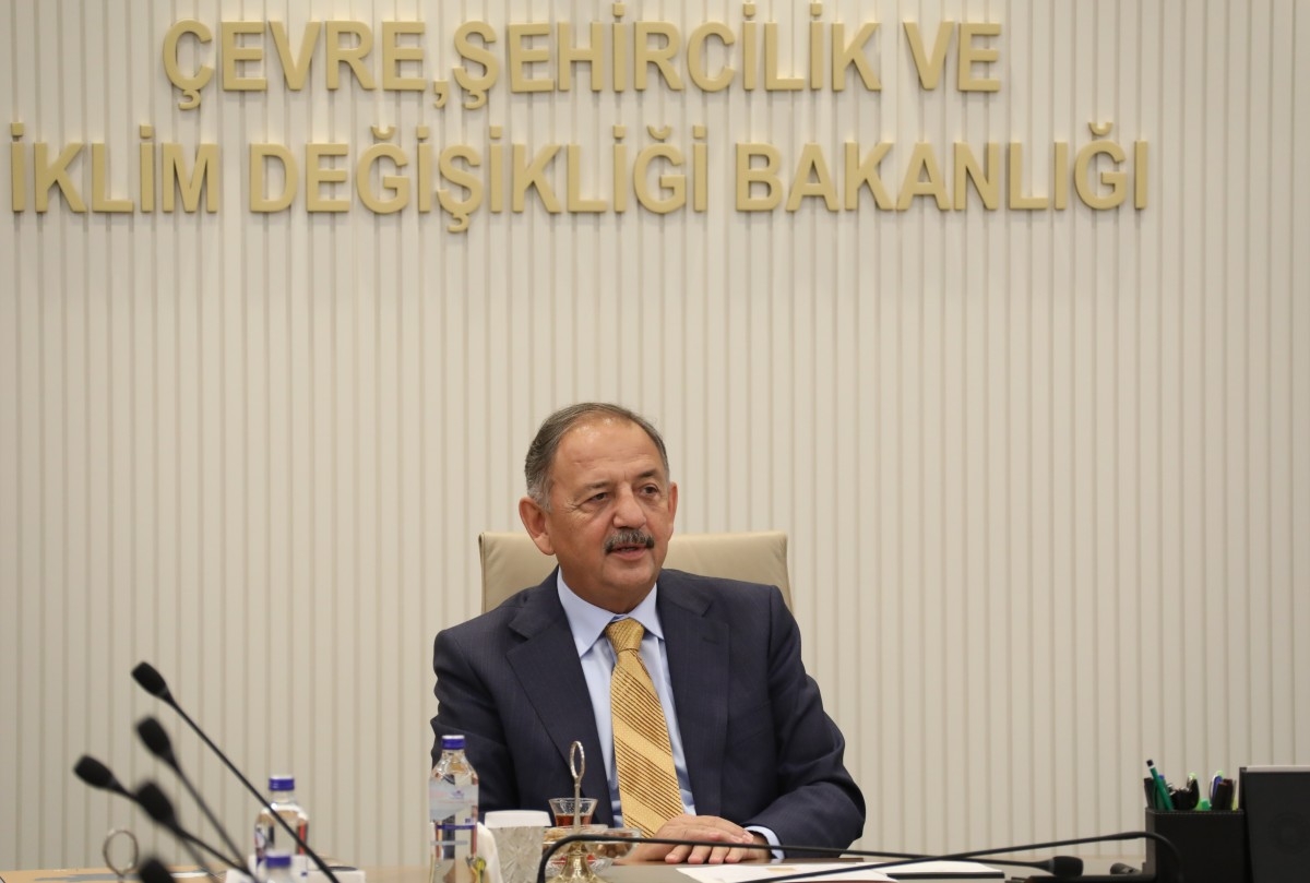 Bakan Özhaseki: Deprem bölgesindeki 4 şehrin meydanını yeniden yapıyoruz