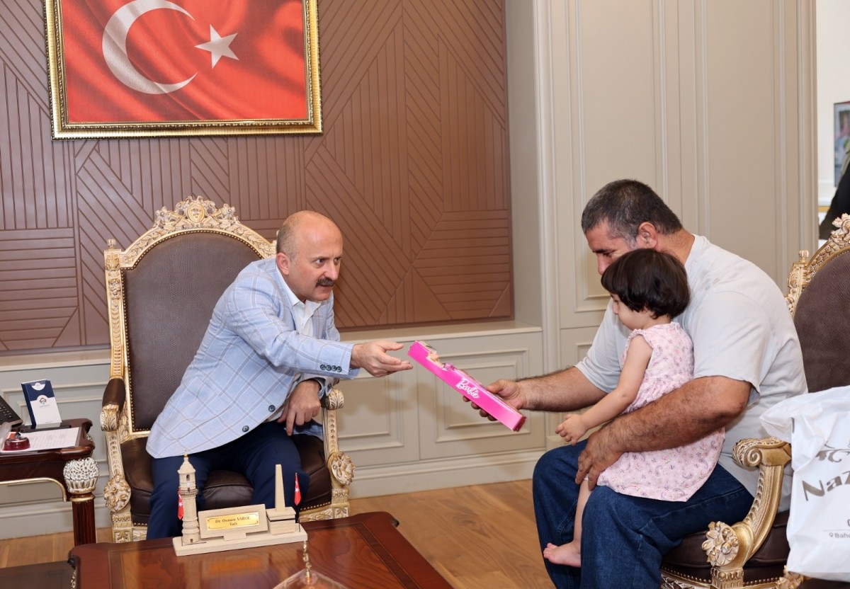 'Halk Günü' ile vatandaş sorunlarını ilk elden iletiyor