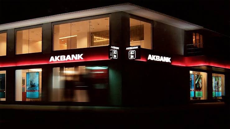 Akbank'tan sosyal medyada yükselen eleştirilere yanıt: Güvenlik açığı iddiaları asılsız