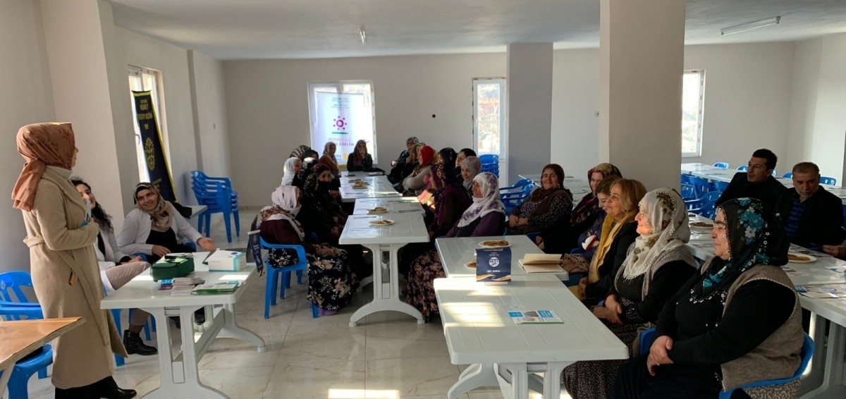 Adıyaman Nemrut Rotary'den köylü kadınlara 'Sağlık' farkındalığı