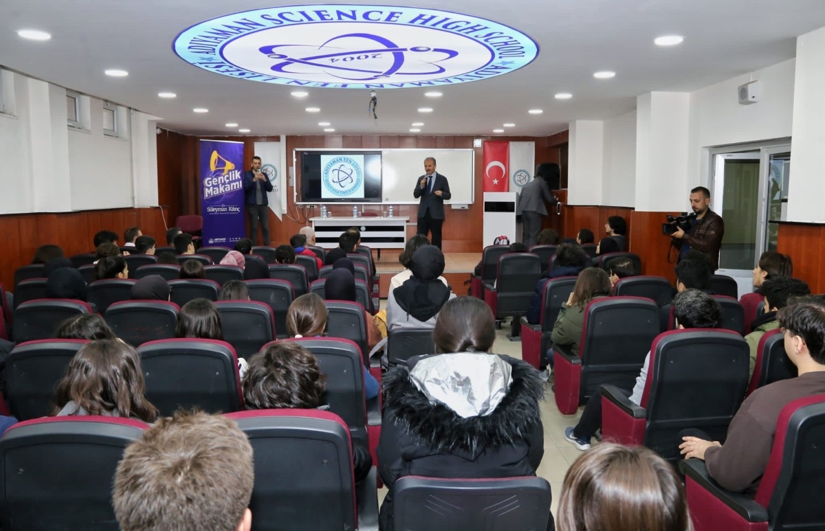 Başkan Kılınç, geleceğin teminatı gençlerle eğitim yuvalarında buluşuyor  - Videolu Haber