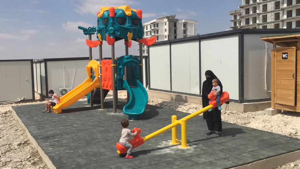 Toplu yaşam alanlarına çocuk oyun parkı  - Videolu Haber